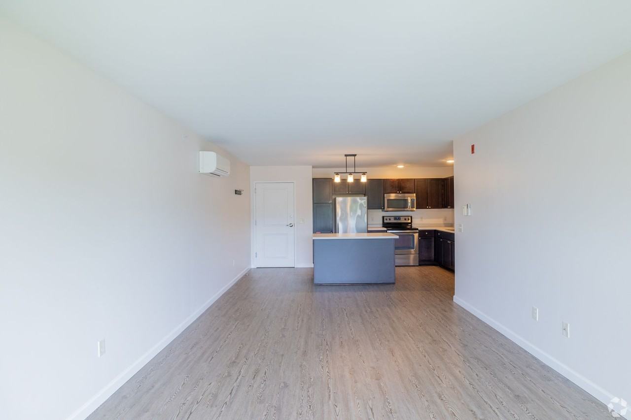 Village at Autumn Pond - Photo 6 of 42