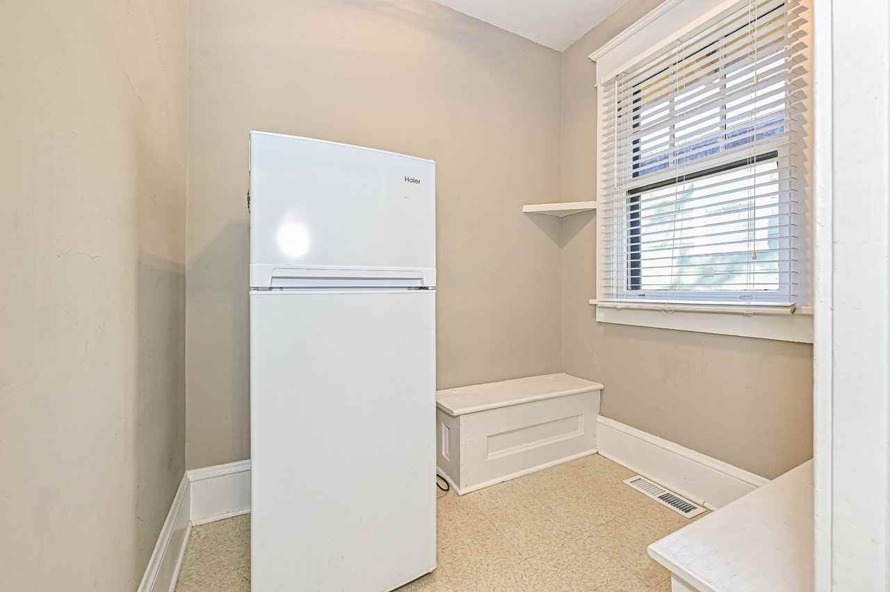 1504 Nassau Blvd #1 - Photo 6 of 11