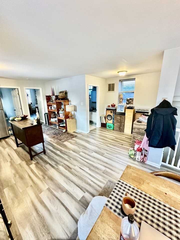 920 W 35th Pl #1 - Photo 5 of 16