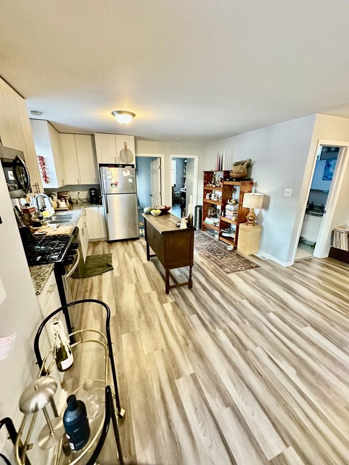 920 W 35th Pl #1 - Photo 6 of 16