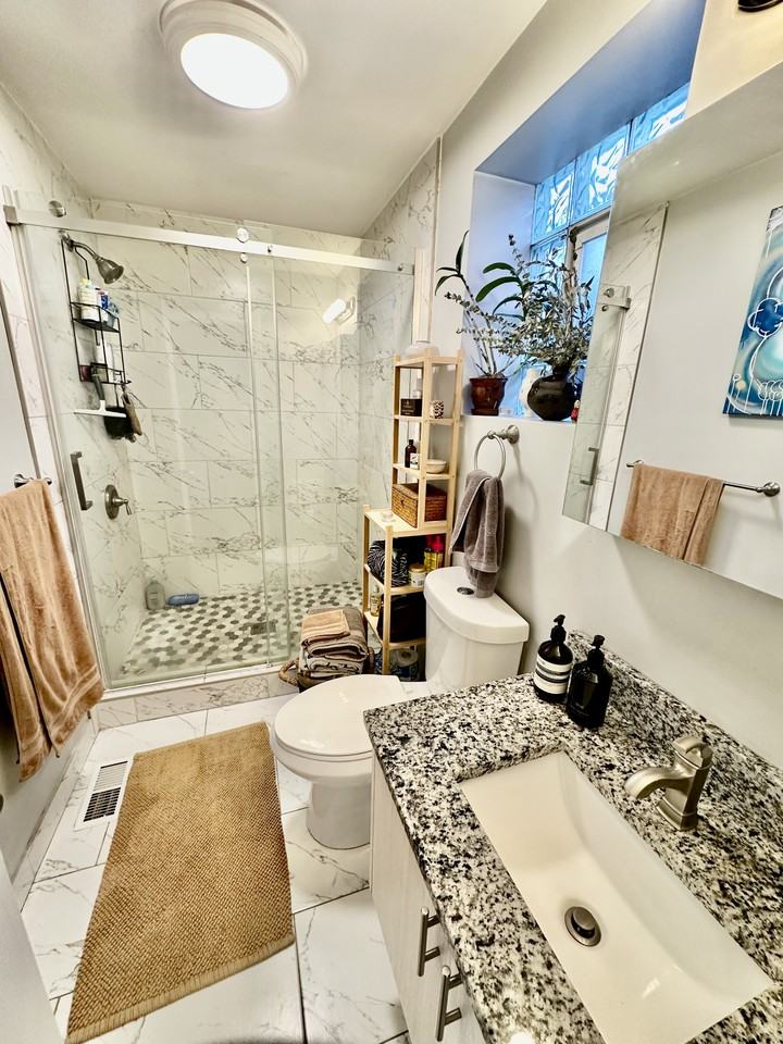 920 W 35th Pl #1 - Photo 7 of 16