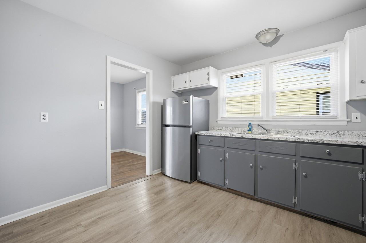 1248 37th St #1 - Photo 7 of 10