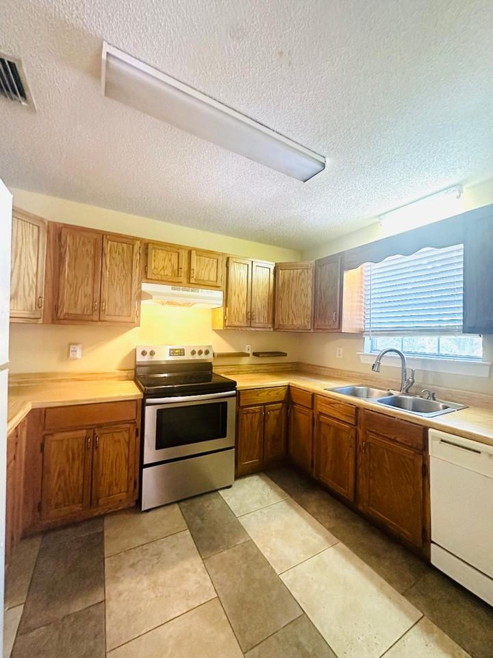 8564 Garden Cir #3 - Photo 4 of 10