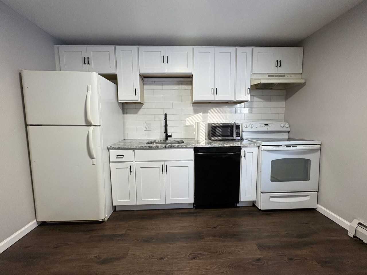818-826 Pine St. - Red Pod - Photo 2 of 35