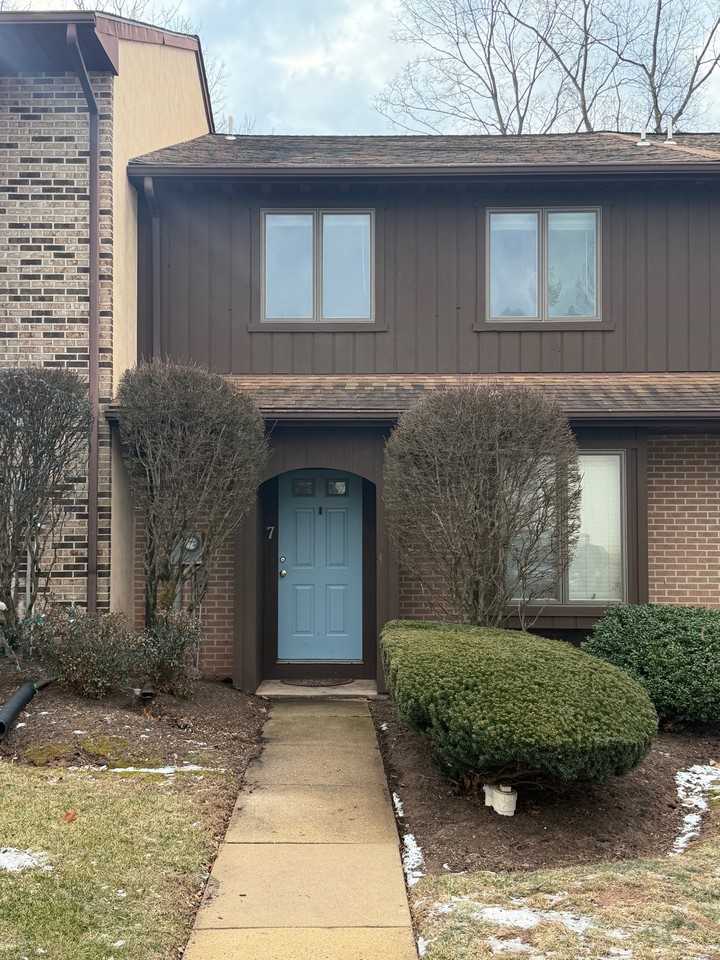 7 Lenape Ln #1 - Photo 2 of 46