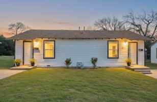 featured image of 419 E Garrison Ave