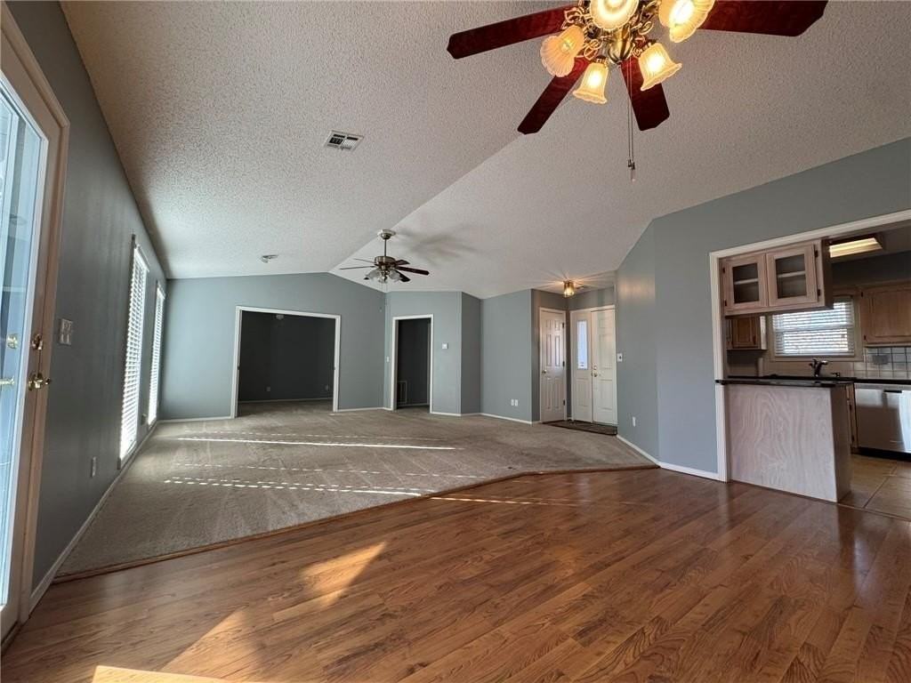 2 Newburgh Dr - Photo 6 of 28