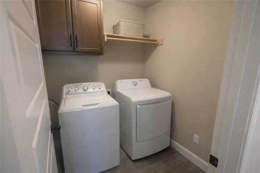 3670 Macintosh Way - Photo 5 of 9