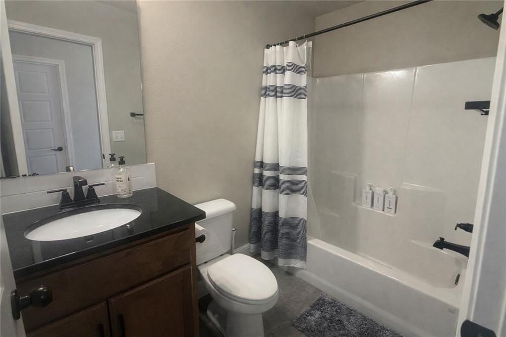 3670 Macintosh Way - Photo 6 of 9