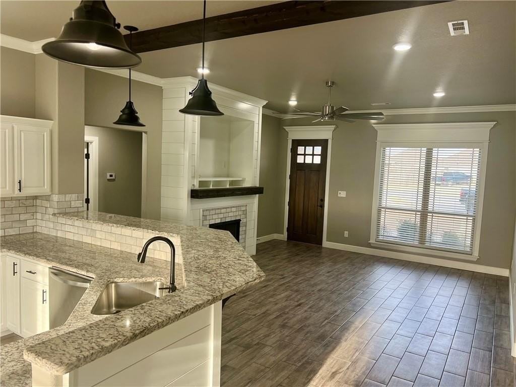 818 Macdonald Dr - Photo 5 of 10