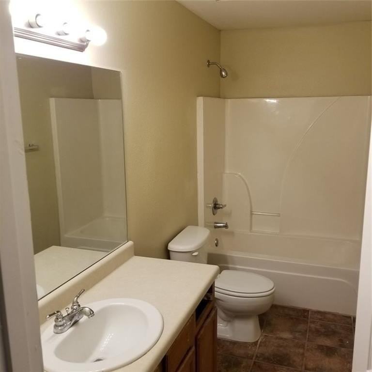 327 Graystone Cir - Photo 6 of 10