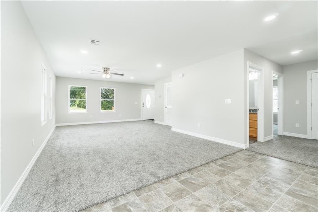 807 Jessie James Rd - Photo 6 of 14