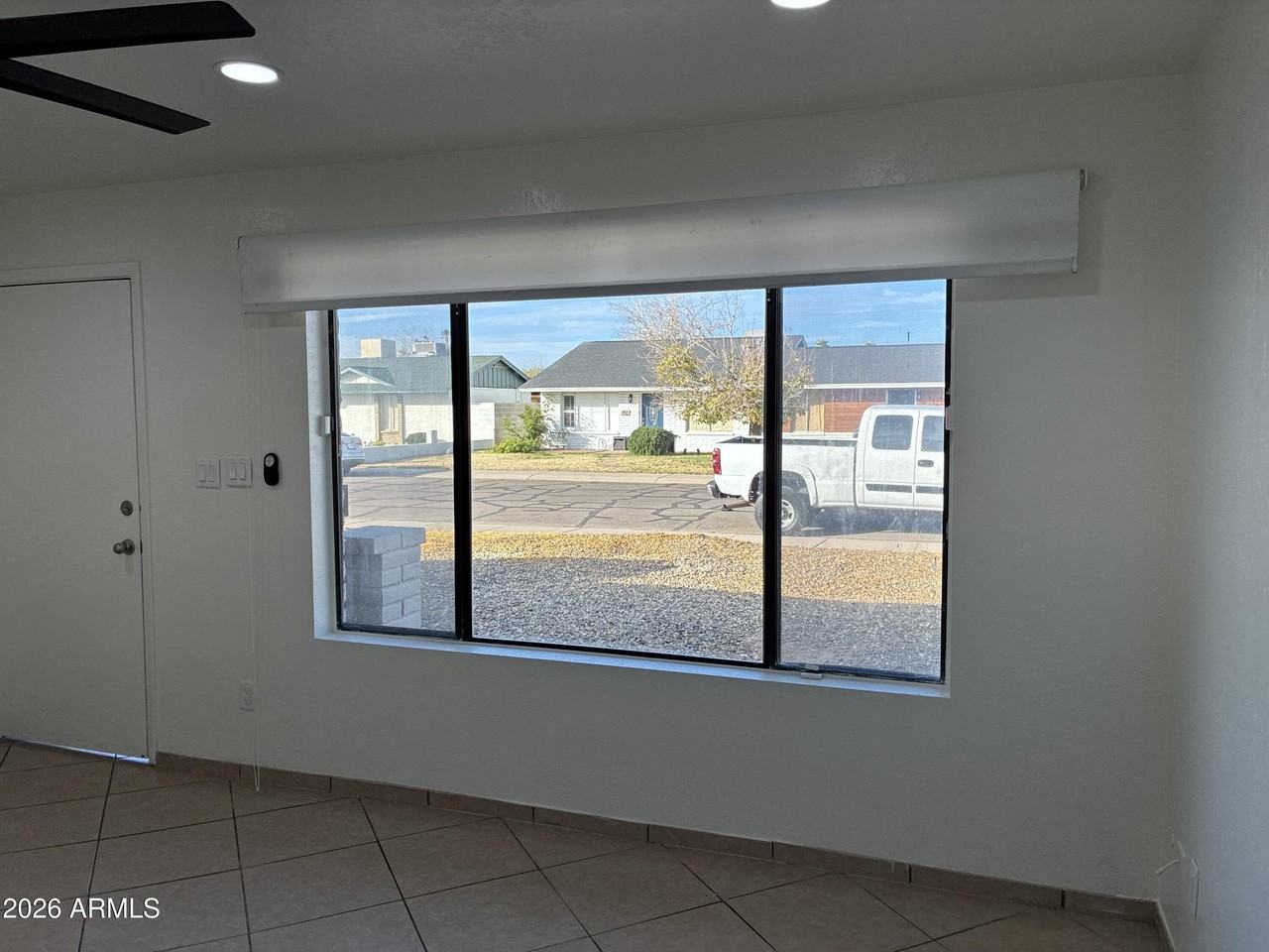 8819 W Roma Ave - Photo 7 of 33