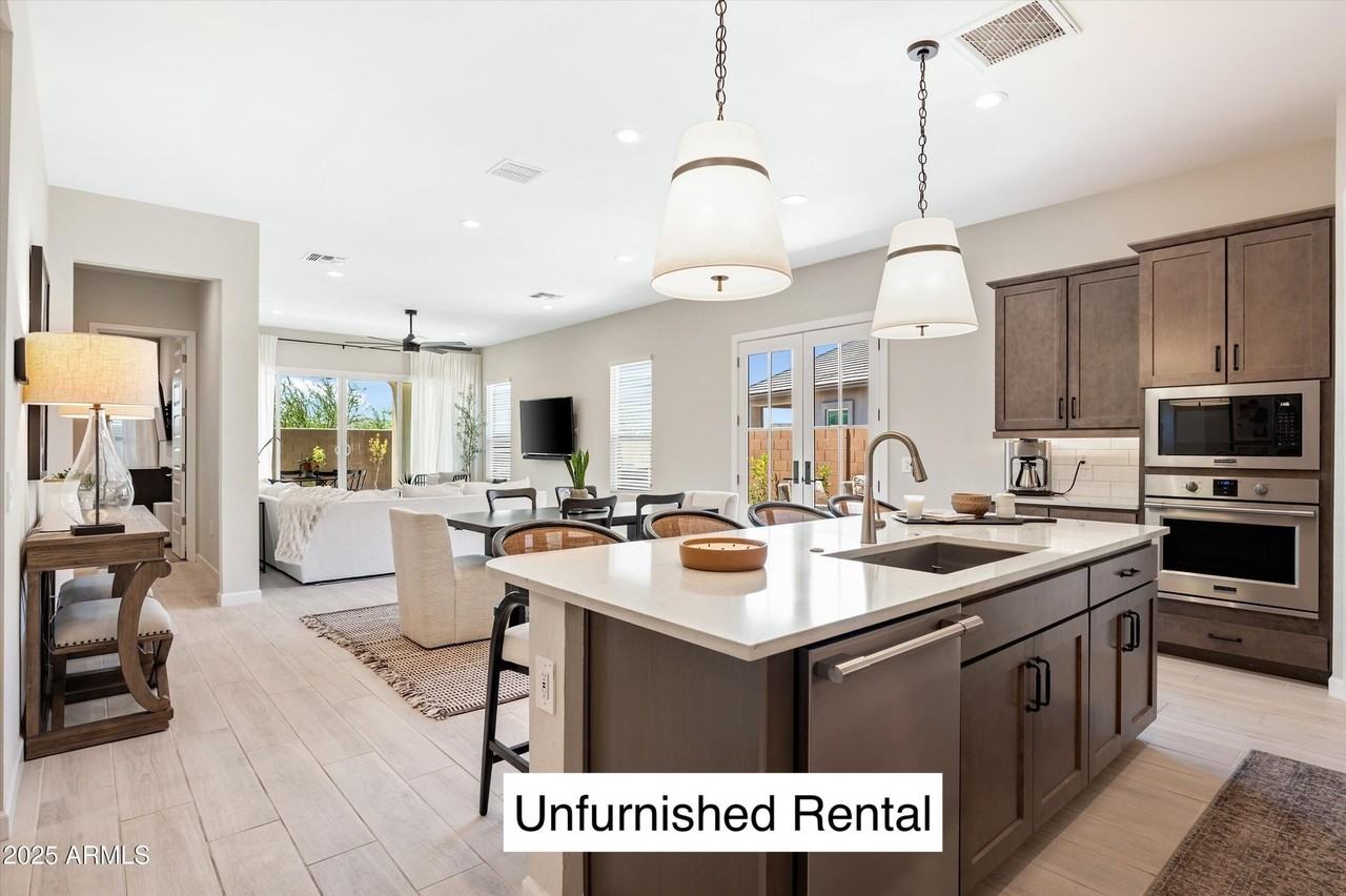 21425 N 59th St - Photo 3 of 48