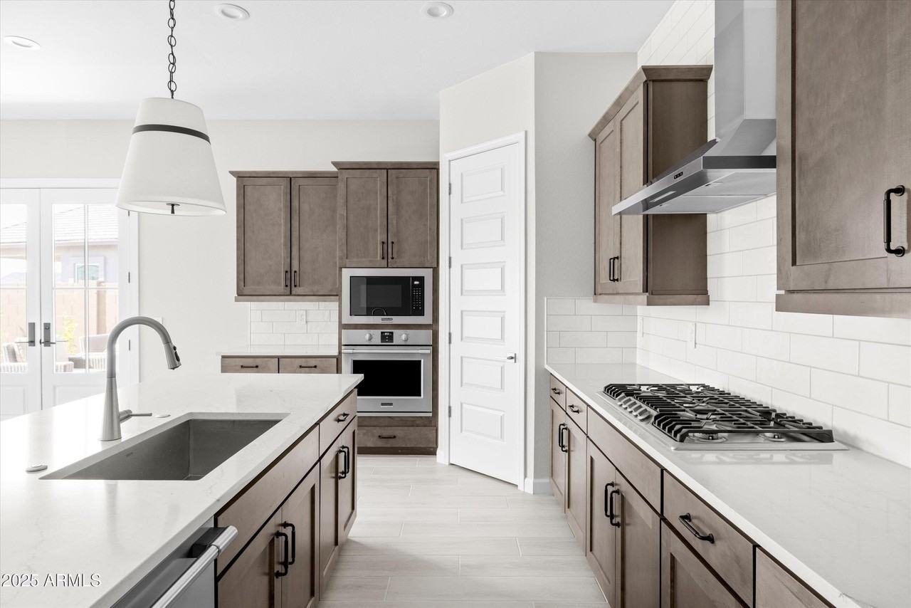 21425 N 59th St - Photo 7 of 48