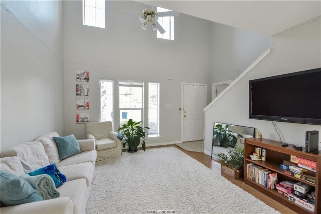 2427 Pintail Loop - Photo 2 of 20