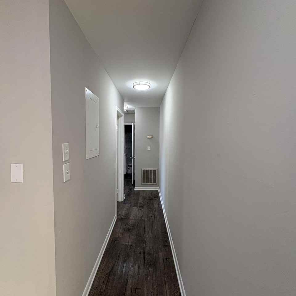 2111 E 5th St - Photo 6 of 8