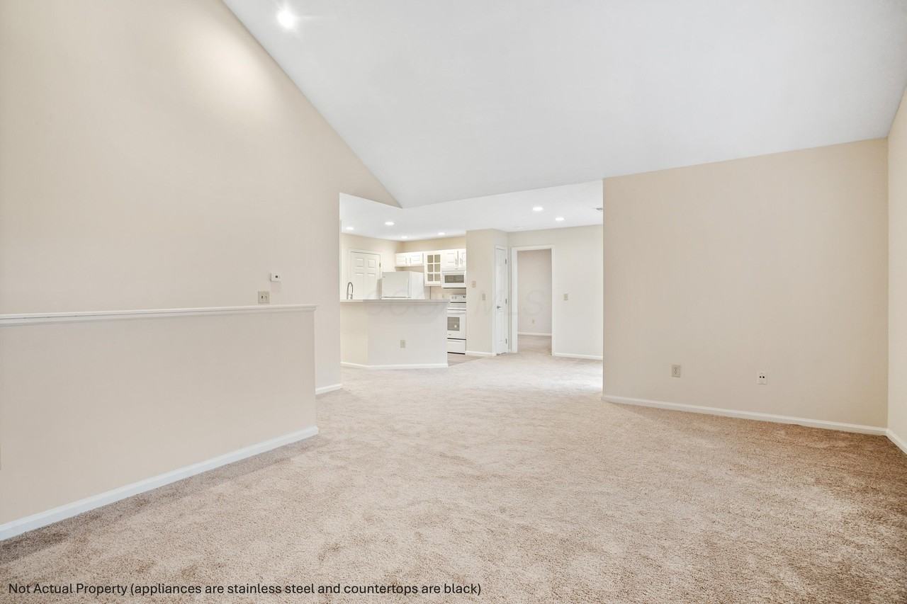 5066 Stratford Pine Ln - Photo 6 of 28