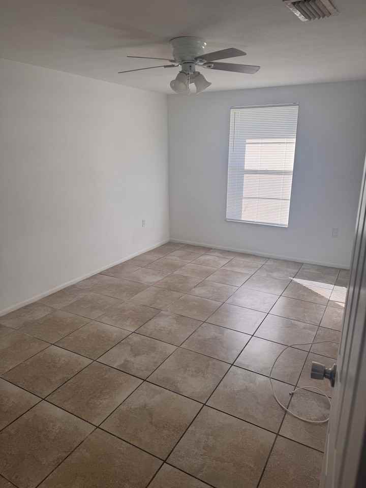 7825 40th Avenue Dr W #7825 - Photo 5 of 10