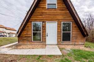 featured image of 90 Park St #11