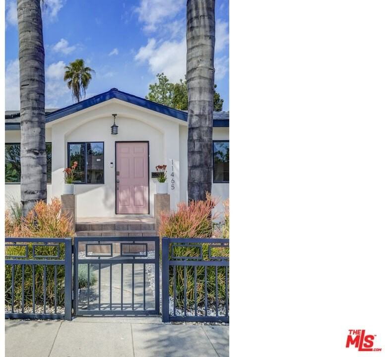 11465 Cumpston St - Photo 4 of 50