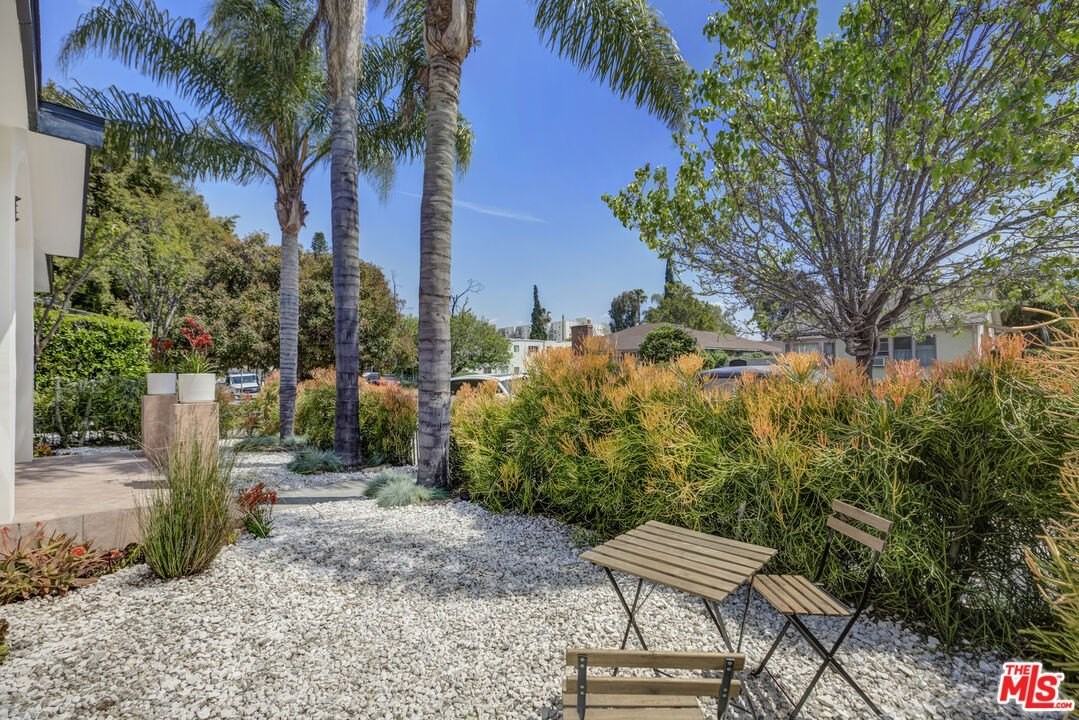 11465 Cumpston St - Photo 6 of 50