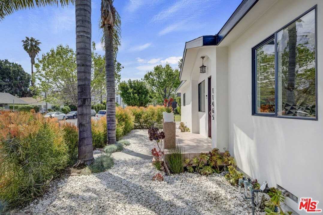 11465 Cumpston St - Photo 7 of 50