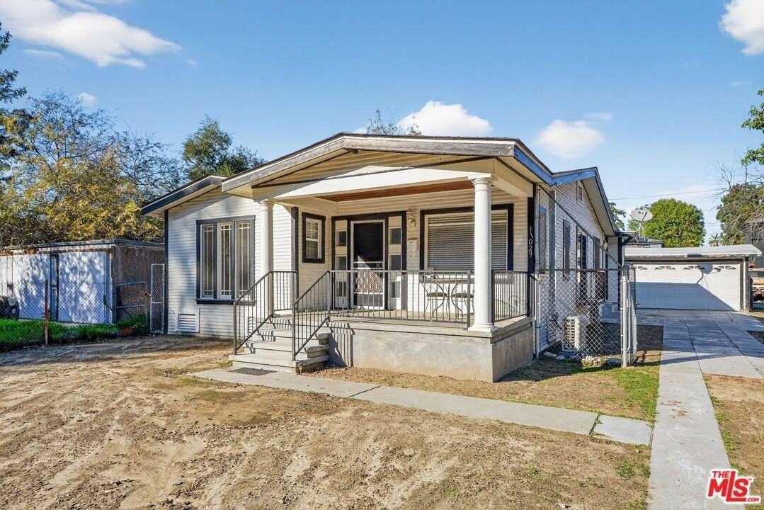 11029 Sarah St - Photo 3 of 27