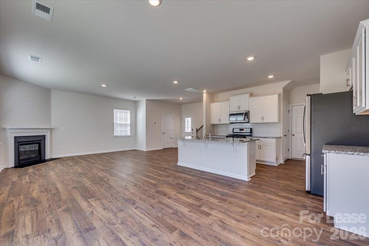 587 King Clover Ln - Photo 7 of 28