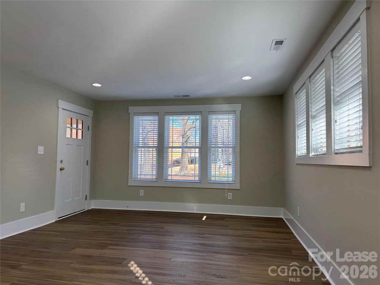 2301 Celia Ave - Photo 6 of 15