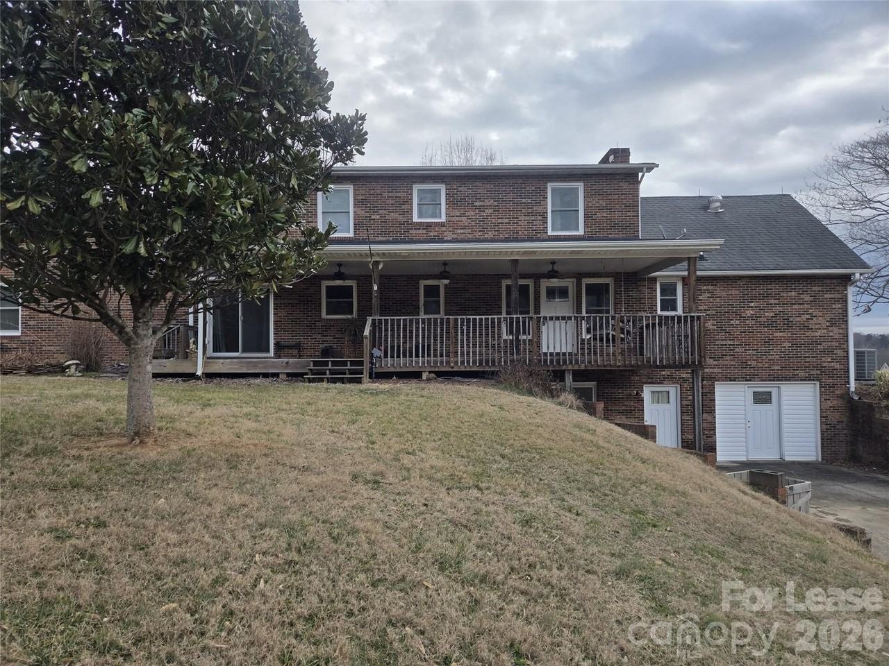 1568 Triplett Rd - Photo 4 of 35