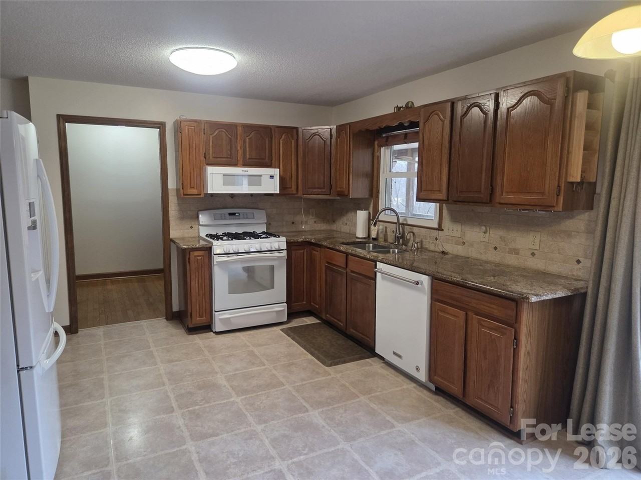 1568 Triplett Rd - Photo 7 of 35