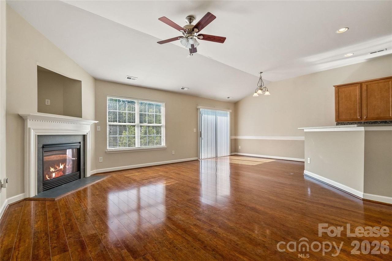 1459 Moss Creek Dr - Photo 5 of 24