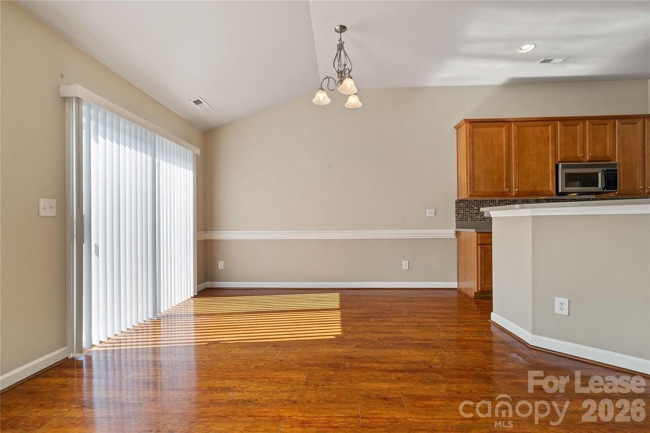 1459 Moss Creek Dr - Photo 6 of 24