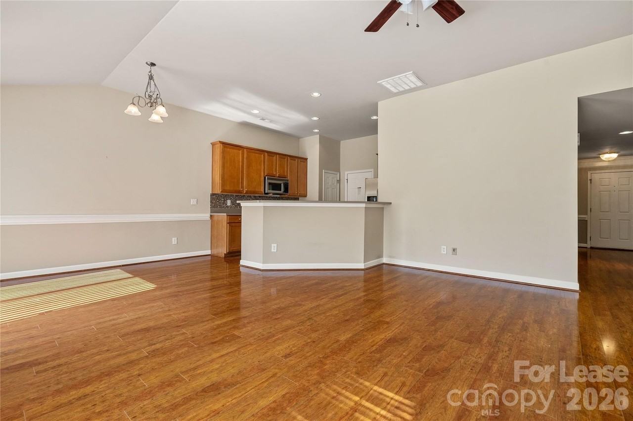 1459 Moss Creek Dr - Photo 7 of 24