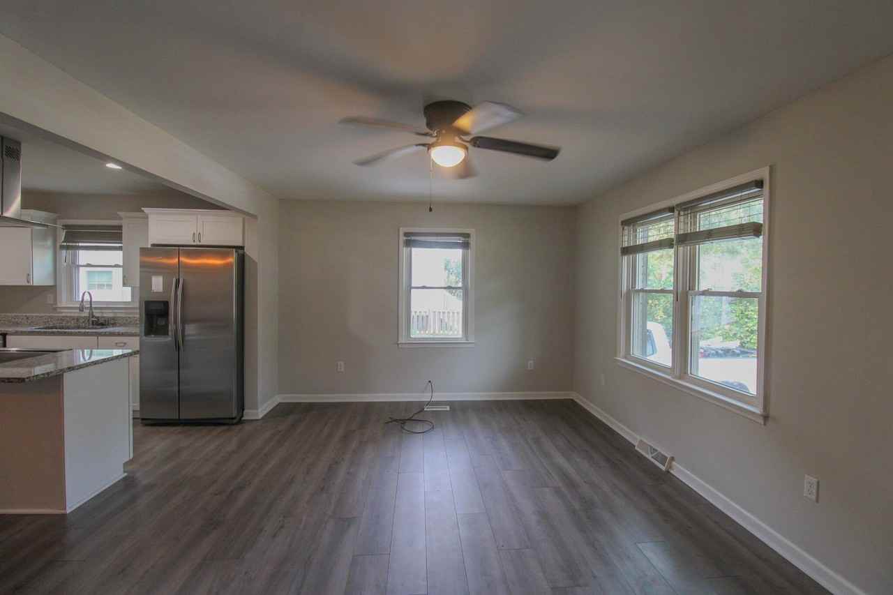 1087 Bexley St - Photo 4 of 19