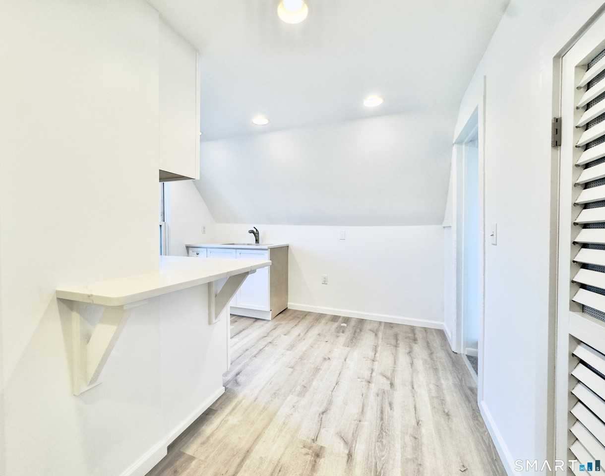 44 Highview Ave #3 - Photo 3 of 9