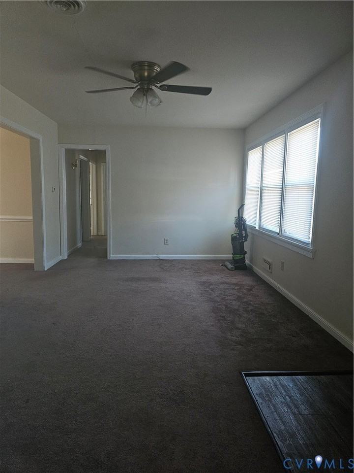 1207 Blue Jay Ln - Photo 2 of 14