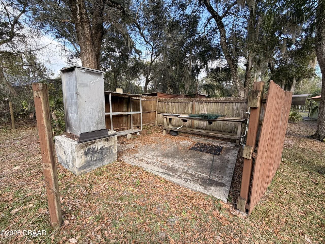 711 Freda Ln - Photo 7 of 45