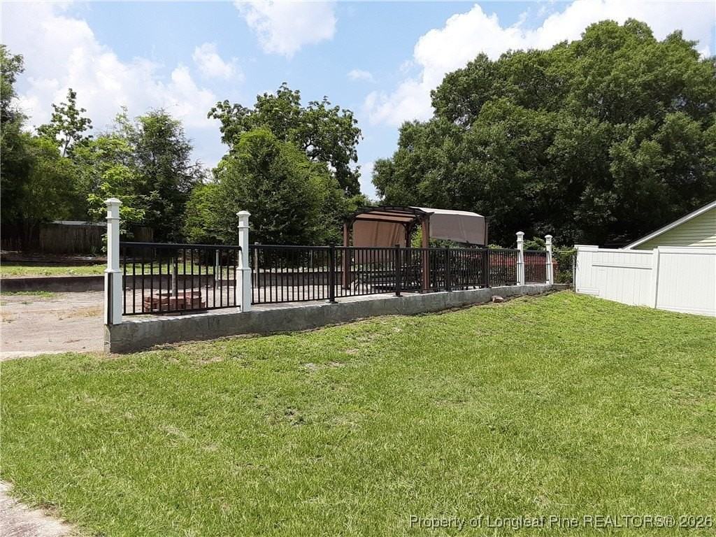 1508 Gillespie St - Photo 2 of 9