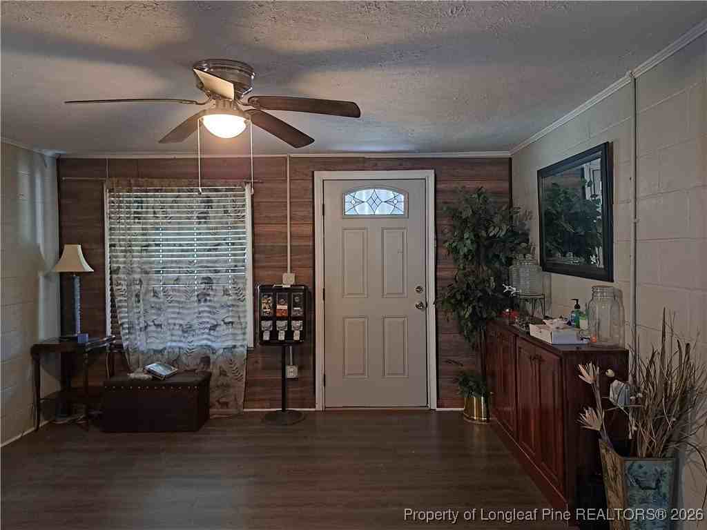 1508 Gillespie St - Photo 3 of 9