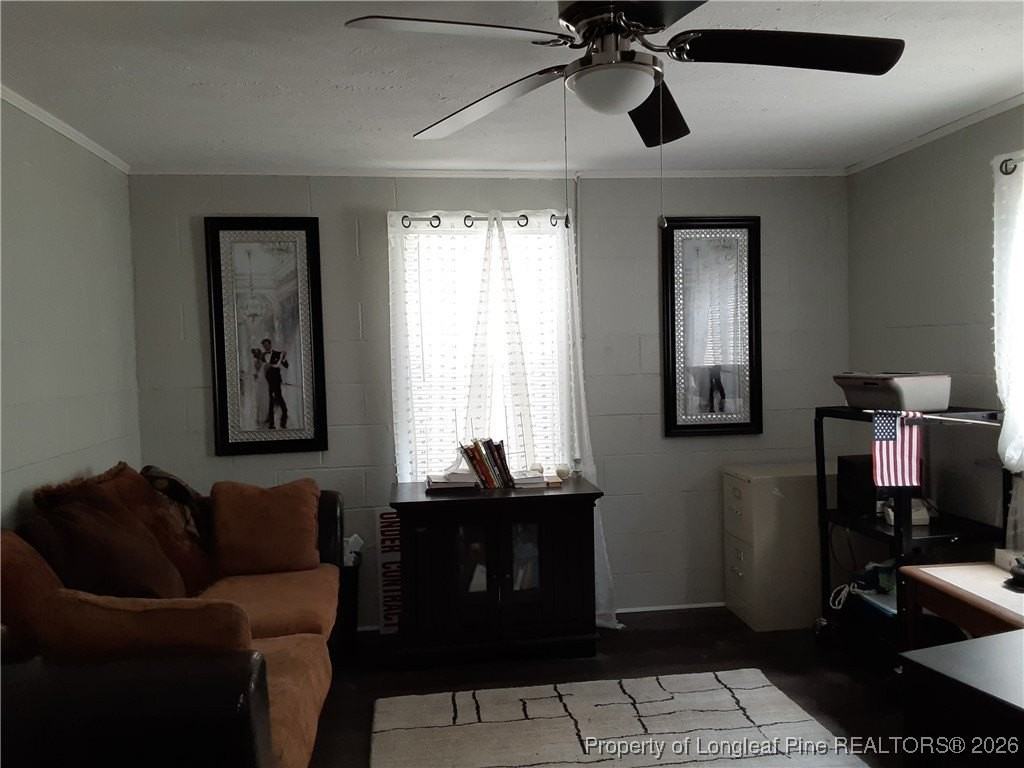 1508 Gillespie St - Photo 6 of 9