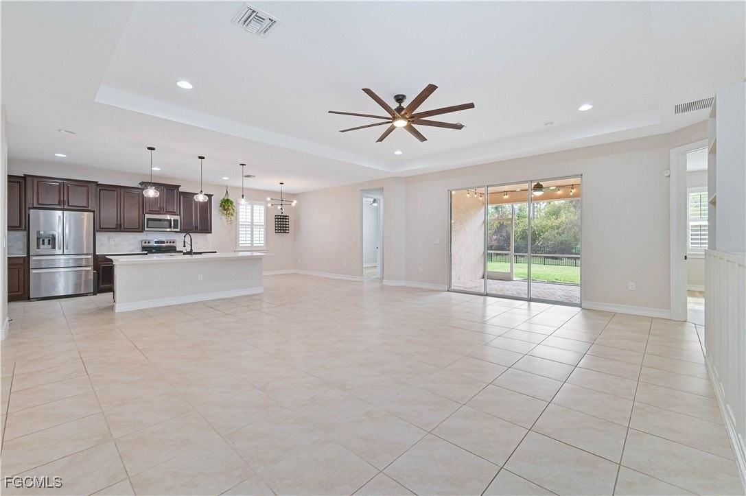 2852 Royal Gardens Ave - Photo 2 of 43