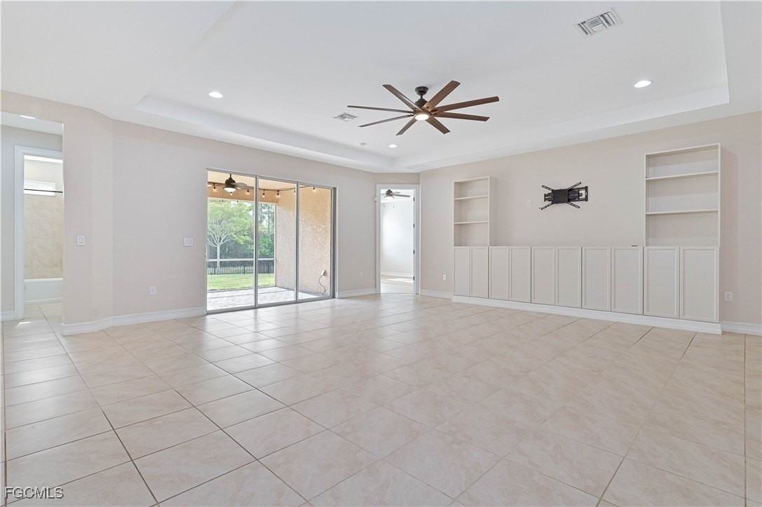 2852 Royal Gardens Ave - Photo 4 of 43