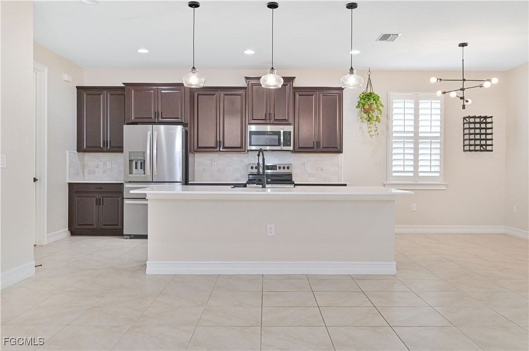 2852 Royal Gardens Ave - Photo 7 of 43