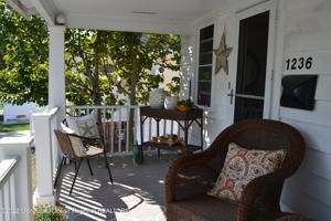 featured image of 1236 Maplewood Rd