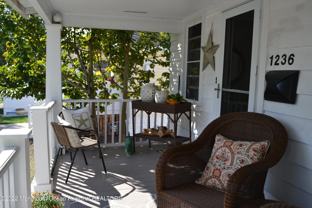 1236 Maplewood Rd - Photo 1 of 1