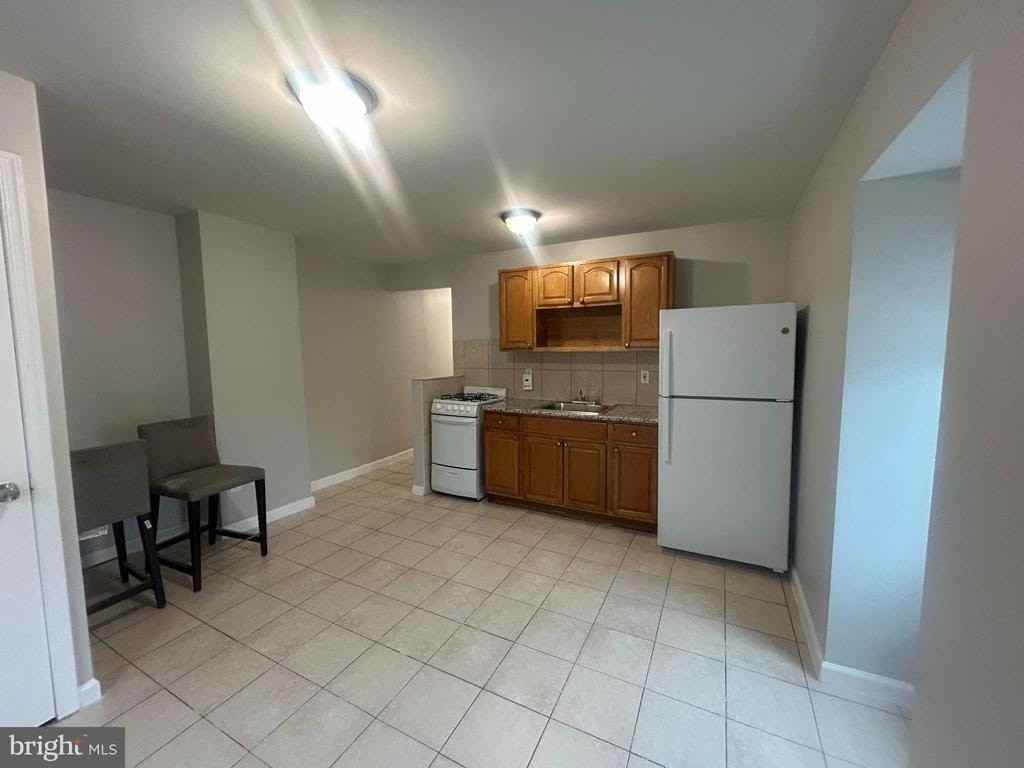 531 E Brinton St #3 - Photo 5 of 9