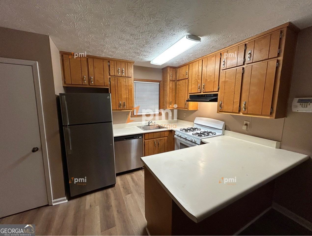 5867 Sheldon Ct - Photo 2 of 9