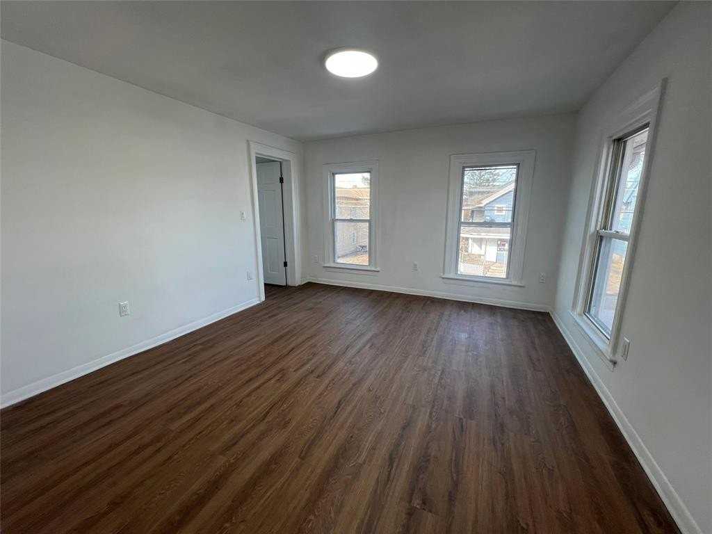 24 Robinson St #3 - Photo 6 of 7